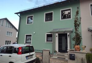 Fasanengarten in Traunreut – Ferienwohnung 55qm mit Balkon und Gartenblick