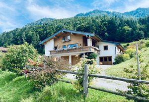 Staller Hof inkl. Chiemgaukarte – Ferienwohnung Familie 60 qm, Balkon, Kochnische, 2 Schlafzimmer, Wohnz., 5 P.