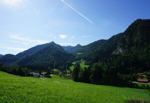 Staller Hof inkl. Chiemgaukarte – Ferienwohnung Familie 60 qm, Balkon, Kochnische, 2 Schlafzimmer, Wohnz., 5 P.