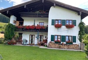 Ferienwohnungen Kirchmayer - Chiemgau Karte – Ferienwohnung Frillensee für 2 Personen mit Terrasse, 38 qm, Wohnküche