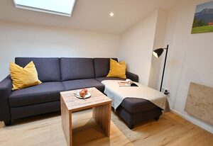 Seethal-Chiemseestrand – Moderne Dachgeschosswohnung in Seenähe ? Übersee-Feldwies
