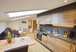 Seethal-Chiemseestrand – Moderne Dachgeschosswohnung in Seenähe ? Übersee-Feldwies