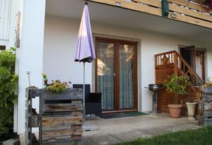 Ferienwohnung Mittendrin - Chiemgau Karte – Ferienwohnung für 2 Erwachsene, 1 separater Schlafraum, Terrasse, 40 m²