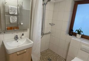 Ferienwohnung Mittendrin - Chiemgau Karte – Ferienwohnung für 2 Erwachsene, 1 separater Schlafraum, Terrasse, 40 m²