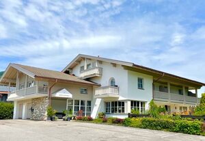 Hubertus Appartements - Chiemgau Karte – Appartement 4 Rauschberg bis 2 Personen, kleine Küche, 32 qm