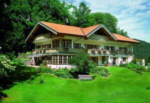 Landhaus Kramer inkl. Chiemgaukarte – Ferienwohnung 4, 37qm Kienberg, Balk., Kochnische, 1 Schlafz., 1 Wohnschlafz.