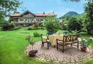 Landhaus Kramer inkl. Chiemgaukarte – Ferienwohnung 4, 37qm Kienberg, Balk., Kochnische, 1 Schlafz., 1 Wohnschlafz.