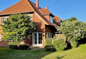FeWo  mit Terasse u. Garten am Golfplatz