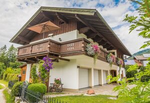 Ferienhaus Eva inkl. Chiemgaukarte – Ferienhaus 120qm, Balkon u Terr., Küche, 3 Schlafzimmer, Wohnzimmer, WLAN, 6 P.