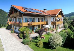 Ferienwohnungen Schausbreitner inkl. Chiemgaukarte – 7 Appartement TypA 38 qm, Balkon, Kochnische, 1 Wohnschlafzimmer, max 2 P., WLAN