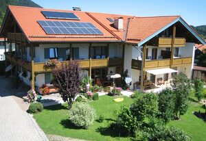 Ferienwohnungen Schausbreitner inkl. Chiemgaukarte – 7 Appartement TypA 38 qm, Balkon, Kochnische, 1 Wohnschlafzimmer, max 2 P., WLAN