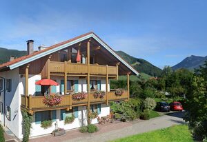 Ferienwohnungen Schausbreitner inkl. Chiemgaukarte – 7 Appartement TypA 38 qm, Balkon, Kochnische, 1 Wohnschlafzimmer, max 2 P., WLAN