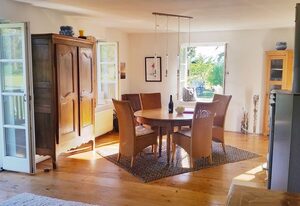5 Sterne FeWo mit Garten und Bergblick in Chiemsee-Nähe – Ferienwohnung Chiemsee Sonne, 142 qm mit Garten und Sauna