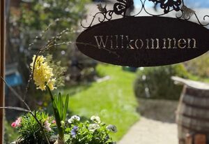 Ferienwohnung Bachl inkl. Chiemgaukarte – Ferienwohnung 44qm, Terrasse, Kochnische und 1 Schlafzimmer für 3 Personen