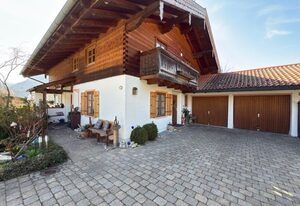 Ferienwohnung Bachl inkl. Chiemgaukarte – Ferienwohnung 44qm, Terrasse, Kochnische und 1 Schlafzimmer für 3 Personen