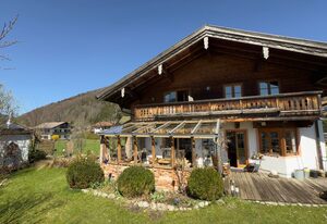 Ferienwohnung Bachl inkl. Chiemgaukarte – Ferienwohnung 44qm, Terrasse, Kochnische und 1 Schlafzimmer für 3 Personen