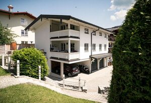 Ferienwohnung Haberlander inkl. Chiemgaukarte – Ferienwohnung 70qm, Balk., Küche, 2 Schlafzimmer, 1 Wohnschlafzimmer, max. 4 P.