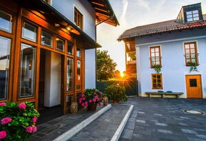 Landhaus Tanner – Doppelzimmer Verdi, Rainshowerdusche, Kingsizebett, Balkon/Terrasse, 30 qm