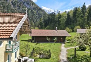 Alpenchalets & Suiten Beim Waicher inkl. Chiemgaukarte – Design-Apartment Hochalm 68qm, 2 separaten Schlafzimmern