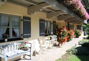 Am Hadermarkt inkl. Chiemgaukarte – Ferienwohnung 4, 68qm, Balkon, Küche extra, 1 Schlafzimmer, 1 Wohnz., max 2 Pers.