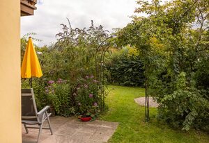FeWoLo - Chiemgau Karte – Fünf Gehminuten vom See, 3 Zimmer Wohnung mit Garten