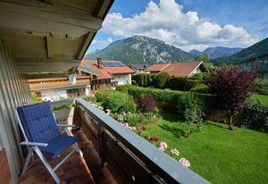 Haus Gerhardt inkl. Chiemgaukarte – Ferienwohnung 45qm, Balkon, Kochnische, 1 Schlafzimmer, 1 Wohnschlafzimmer, WLAN
