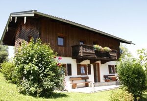 Ferienwohnung Hallweger inkl. Chiemgaukarte – Ferienwohnung 62qm, Terr., Küche, 2 Schlafzimmer, 1 Wohnschlafzimmer, max 4 P.