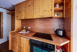 Ferienwohnung Hallweger inkl. Chiemgaukarte – Ferienwohnung 62qm, Terr., Küche, 2 Schlafzimmer, 1 Wohnschlafzimmer, max 4 P.