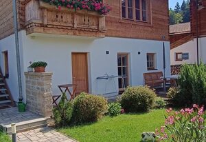 Beim Kaindei – Ferienwohnung, 50m² für 2-4 Personen, Wohnküche, Schlafzimmer, Dusche/WC, Terrasse, behindertenfreundlich