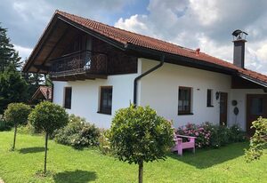 Seehäuschen - Waging Tettenhausen – Ferienhaus, 3 Schlafzimmer, mit Garten, Seeblick, bis 6 Personen, 135 qm