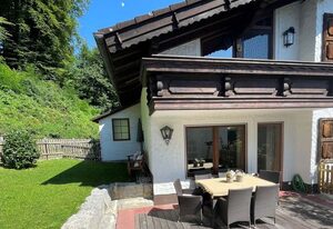 Rehblick Waging – Ferienwohnung Rehblick, 65 qm, 2 Schlafzimmer, Balkon und Terrasse