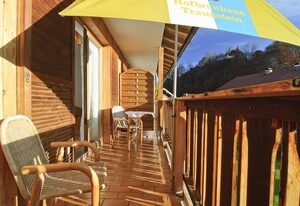 Haus Heizinger inkl. Chiemgaukarte – Fewo 1, 50qm, Balkon, Küche, 1 Schlaf- und 1 Wohnzimmer, max. 4 Pers, WLAN