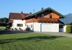 Ferienwohnung Brandstetter – Ferienwohnung 75 qm, für 4 Personen mit Kachelofen und Balkon