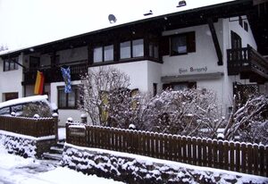 Haus Berggruß inkl. Chiemgaukarte – Ferienwohnung 38qm, Balkon, Kochnische, 1 Schlafzimmer, WLAN, keine Haustiere