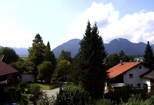 Haus Berggruß inkl. Chiemgaukarte – Ferienwohnung 38qm, Balkon, Kochnische, 1 Schlafzimmer, WLAN, keine Haustiere