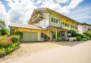 Hotel Steffl Garni inkl. Chiemgaukarte – Einzelzimmer Komfort mit Dusche und WC, Balkon, TV, WLAN