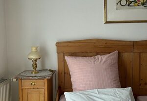 Haus Wendelweg – Ferienwohnung 60 m², 1-2 Personen, Schlafzimmer, Wohnzimmer, TV, WLAN, Nichtraucher