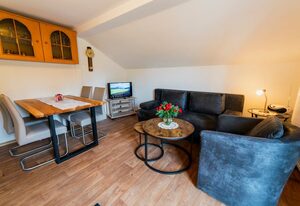 Haus Huberin inkl. Chiemgaukarte – Ferienwohnung 63qm, Balkon, Wohnküche, 2 Schlafzimmer, max 4 Personen