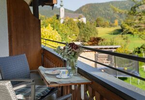 Ferienwohnungen Schweiger inkl. Chiemgaukarte – Ferienwohnung Hochfelln 72 qm, Balkon , Küche, 2 Schlafzimmer, 2 Bäder, max. 4 Pers, WLAN