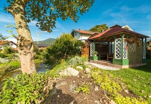 Ferienhaus Am Steinbach inkl. Chiemgaukarte – Ferienhaus 150qm, Balkon u. Terr., Küche, 4 Schlafzimmer, Wohnzimmer, 8 Pers.