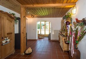 Ferienhaus Am Steinbach inkl. Chiemgaukarte – Ferienhaus 150qm, Balkon u. Terr., Küche, 4 Schlafzimmer, Wohnzimmer, 8 Pers.
