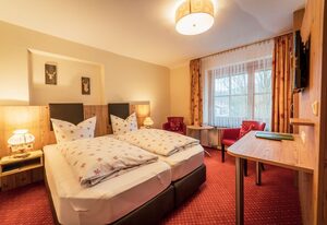Hotel Garni *** Landhaus Traunbachhäusl – Doppelzimmer mit Dusche und WC, TV, teilweise Balkon, WLAN