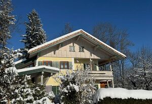 Ferienwohnung Burghartswieser inkl. Chiemgaukarte – Ferienwohnung 70qm, Balkon, Carport, Küche, 2 Schlafzimmer u. Wohnzimmer, 4 Pers