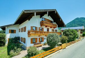 Chiemgauferienwohnungen - Stierschneiderhof – Ferienwohnung 191 qm, 2-10 Pesonen, 4 Schlafzimmer, Wohnzimmer, Küche, Terrasse
