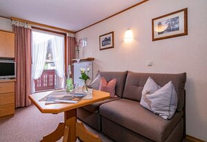 Ferienhaus Ostara inkl. Chiemgaukarte – Ferienhaus 200qm, 6 Schlafzimmer m. Dusche WC, Wohnzimmer, Küche, max. 16 Pers.