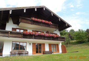 Schmidhauser Hof – Ferienwohnung 60 qm, 2-4 Personen, 2 Schlafzimmer, Wohnküche, 2 Bäder