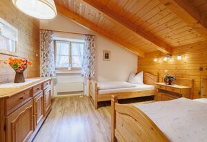 Ferienwohnung Klöpping inkl. Chiemgaukarte – Ferienwohnung 54qm, Balkon, Küche, 1 Schlafzimmer, Wohnzimmer, max. 2 Personen