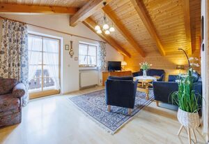 Ferienwohnung Klöpping inkl. Chiemgaukarte – Ferienwohnung 54qm, Balkon, Küche, 1 Schlafzimmer, Wohnzimmer, max. 2 Personen