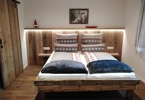 Ferienhaus Keramik-Alm mit Garten und Sauna – Ferienhaus für 1 bis 7 Personen, 3 Schlafzimmer, Wohnzimmer, Küche mit Wintergarten, Dusche/WC, WLAN
