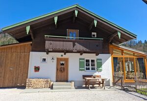 Ferienhaus Keramik-Alm mit Garten und Sauna – Ferienhaus für 1 bis 7 Personen, 3 Schlafzimmer, Wohnzimmer, Küche mit Wintergarten, Dusche/WC, WLAN